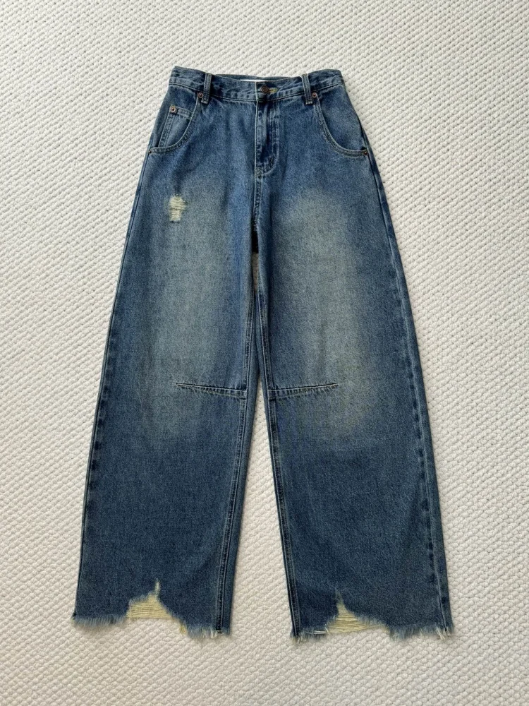 

Новые рваные и потертые широкие джинсы для женщин осени 2025 года.