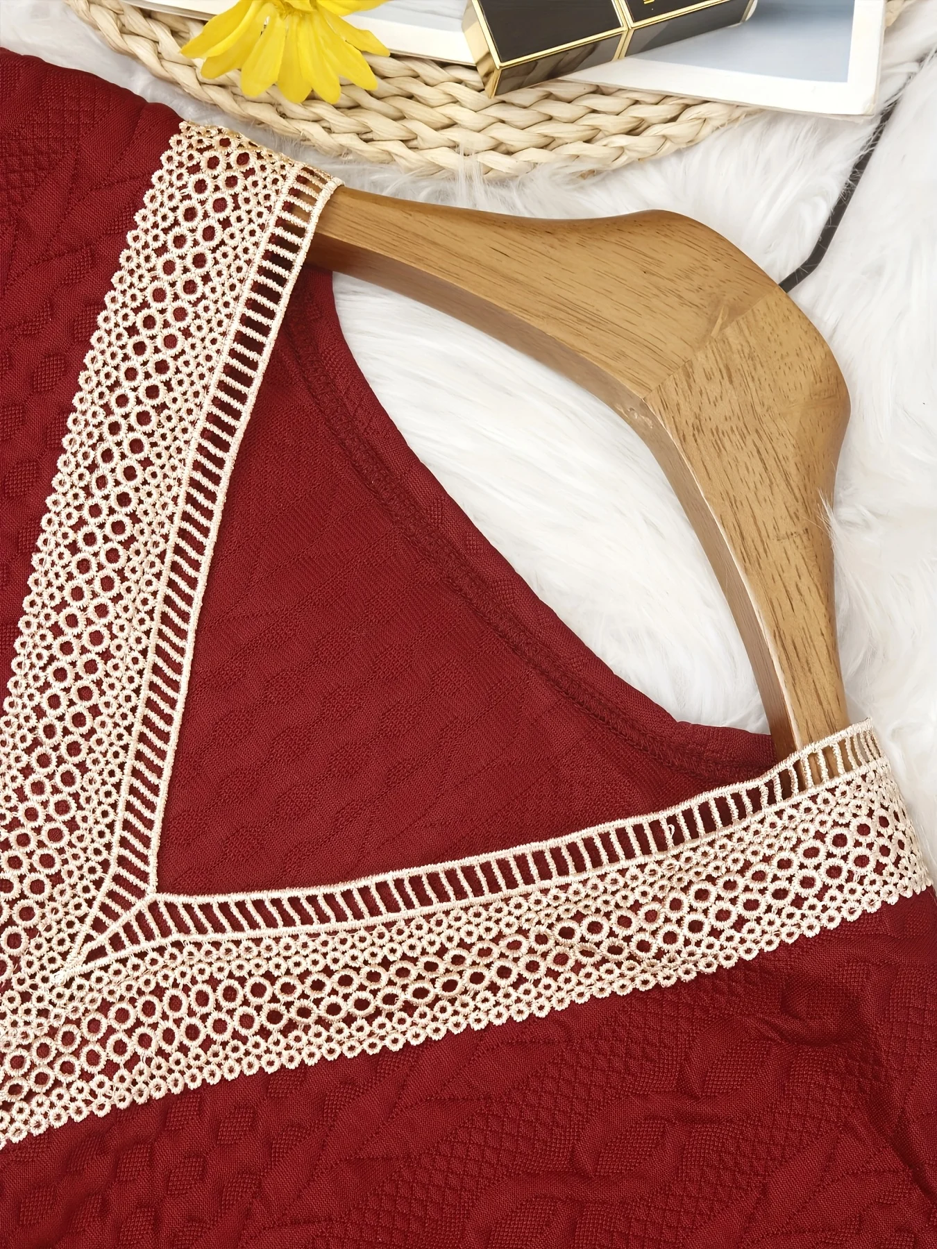 Stilvoller V-Ausschnitt-Pullover mit Spitzenbesatz für Damen in Übergrößen für mühelose Eleganz – Detail 24