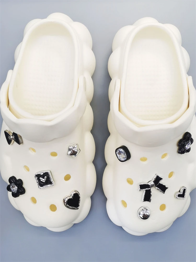10 Stück Schuh-Charms ABS Dekorationen Zubehör DIY Clog-Schnallen 2024 Beliebtes Schleifendesign Strass Blumenmuster Passend für Damen-Strandsandalen – Detail 8