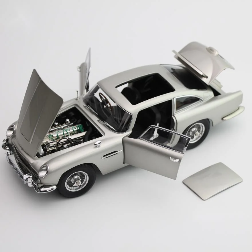 Ultra-fine Rare 1/18 New Arrival Special Price Die-cast Metal British Luxury DB5 Car Model Furniture Display Collection Toys