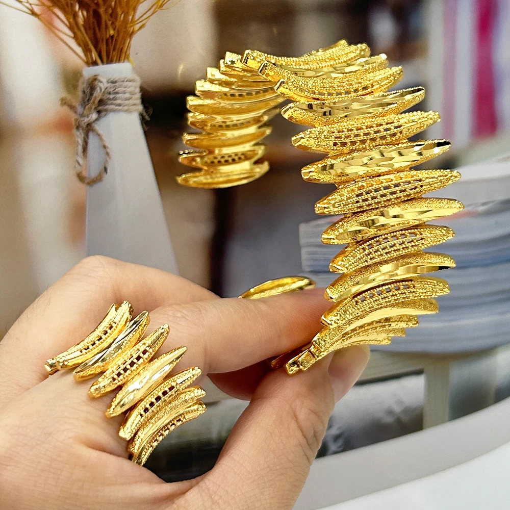 

Luxury Arab Large Cuff Bangle with Rings Classic Jewelry Set for Women African Gold Color Bracelet Finger Ring Daily Accessories