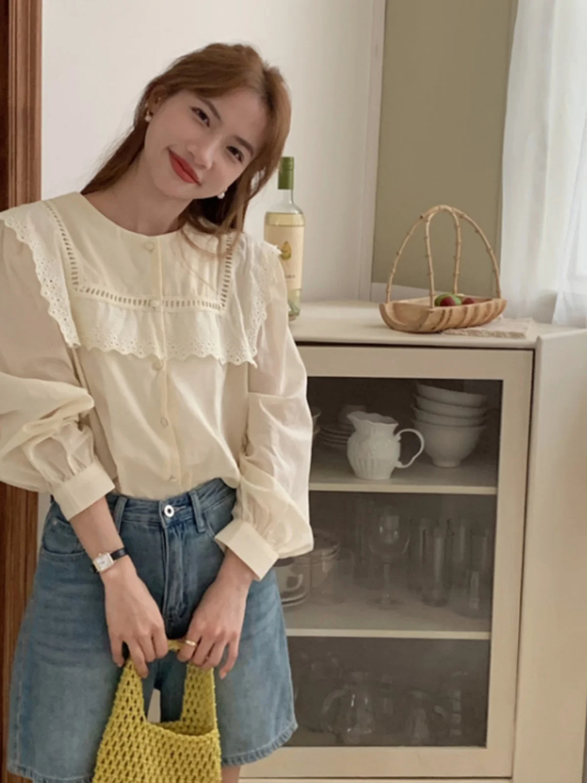 Elegancka bluzka w stylu vintage z falbankami i patchworkiem, długa, słodka, odmładzająca, jesienna, koreańska, z okrągłym dekoltem, zapinana na guziki, o luźnym kroju.