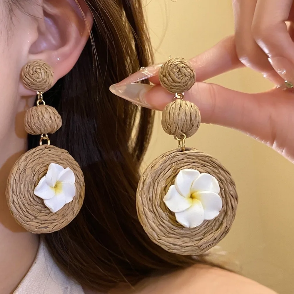 1 pair Temperament Egg Flower Earrings Ethnic Style Bohemian Style Thai Seaside Eardrops Elegant Jewelry Raffia Grass Earrings