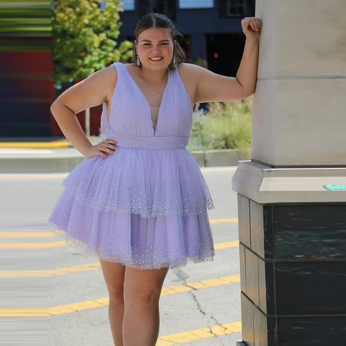 Levender diepe v-hals galajurk tule gelaagde boven de knie avondjurken meisjes eenvoudige formele feestjurk aangepaste kleur en maat