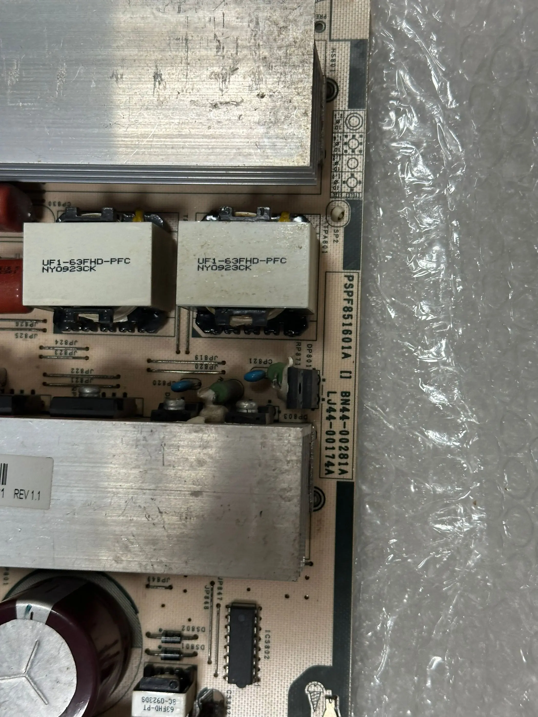 Аптечка S63FH-YB03 BN44-00281A LJ44-00174A PSPF 851601 Una pieza S58FH-YB03 BN44-00280A LJ44-00173A