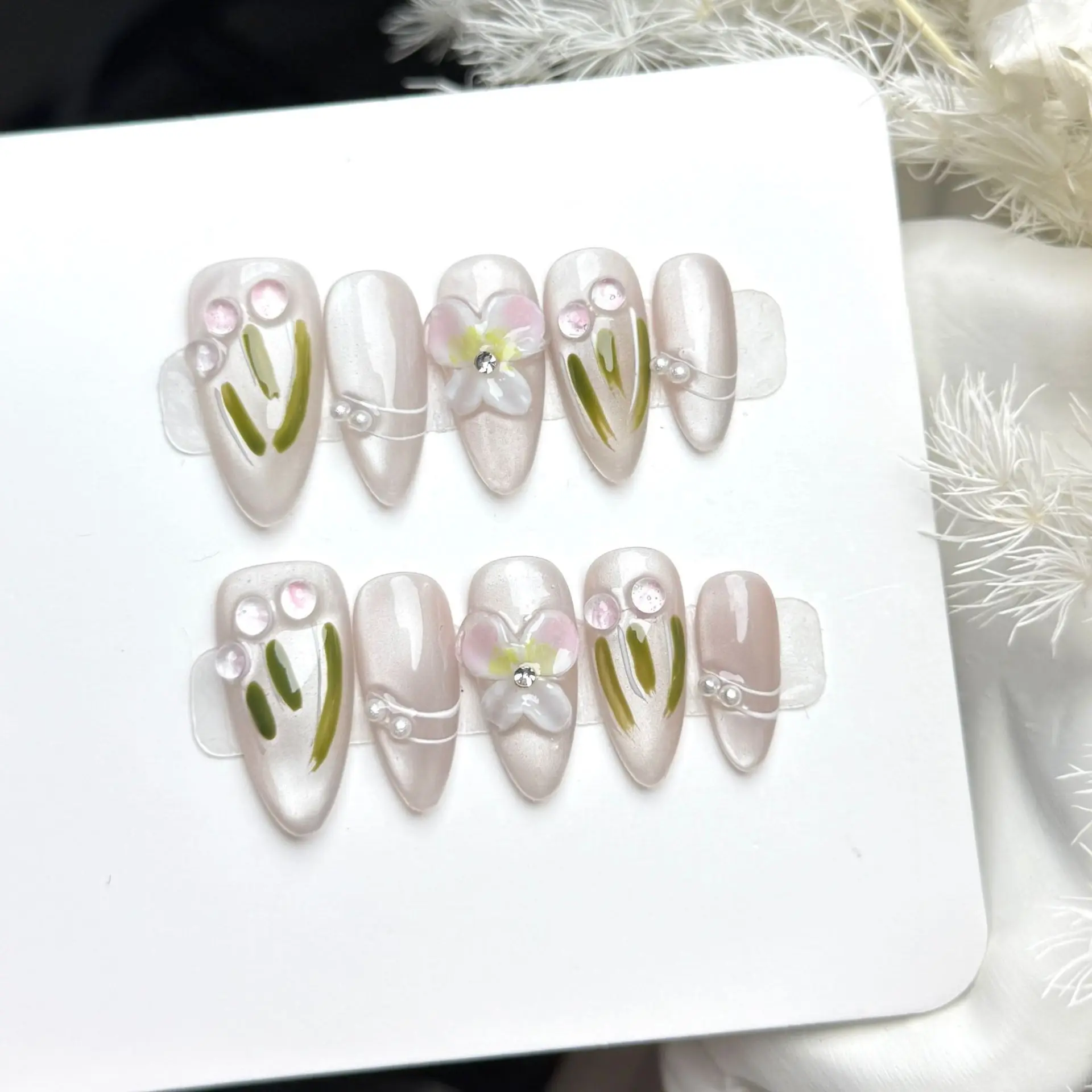 10pcs Handmade Press On Nails Hand-painted Gentle Tulip Flower Pearl Designs False Nails Ice Transparent Almond Fake Nail Tips