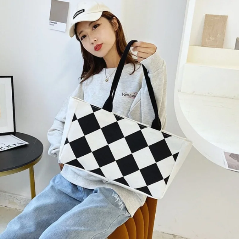 Checkered Tote Bag Large Capacity Women's Bag New Fashion Shoulder Bag Korean Printed Checkered Simple Handheld Commuter Bag