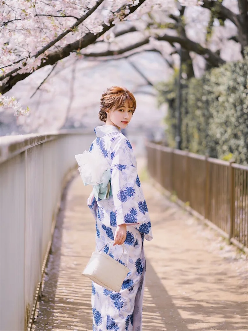 

Traditional Japanese Kimono Dr Women's New Sle Reformed Batobe Dr Photoaphy Cherry Blossom Girl Ethnic Wear