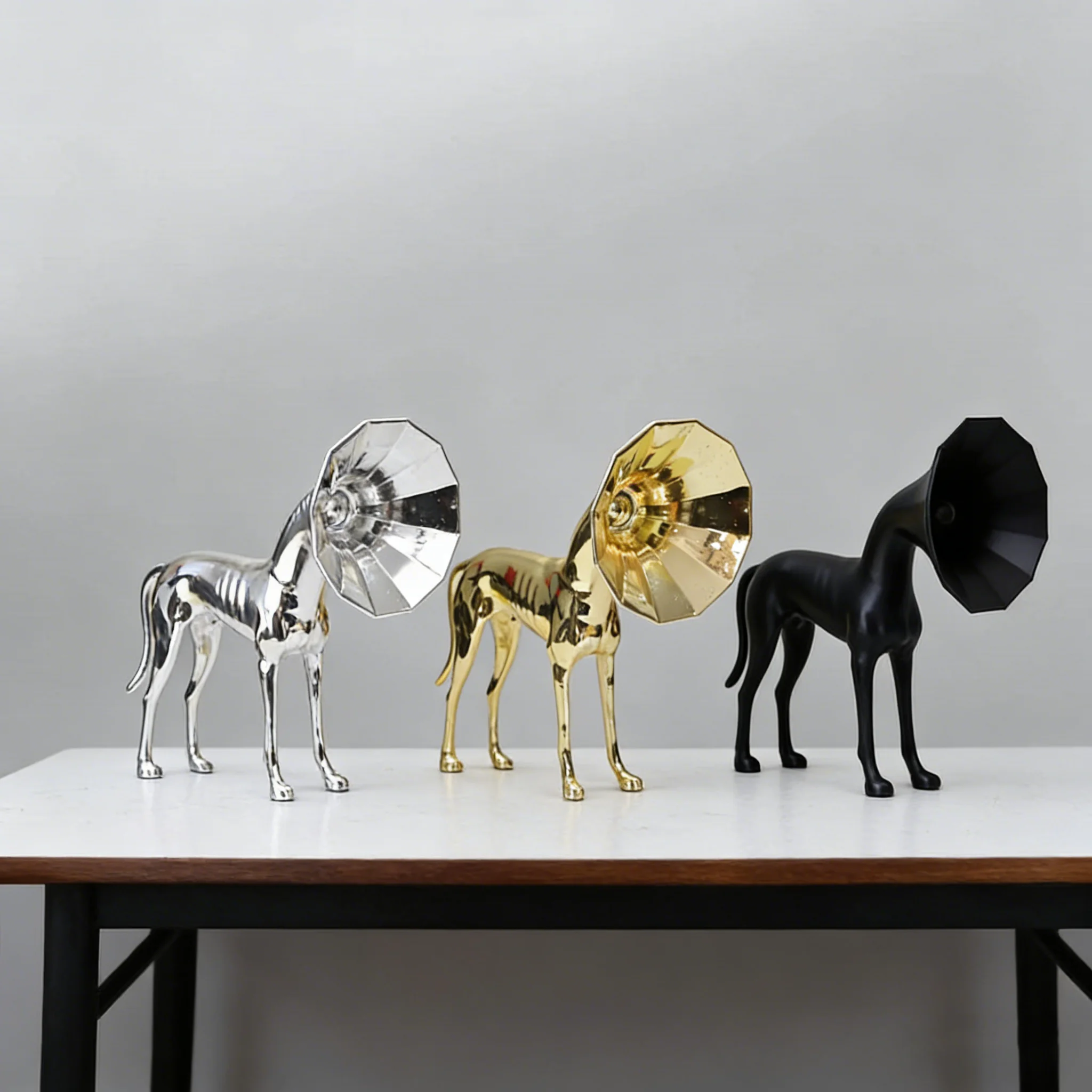 

Креативная золотая скульптура-фонограф в виде собаки, роскошный световой декор для офиса, спортзала, клуба, выставочного зала