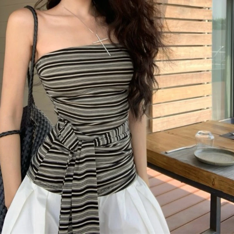 

Retro Contrast Striped Backless Tube Top Vest 2025 Summer Strap Slim Sleeveless Design Sense Spice Girl Top