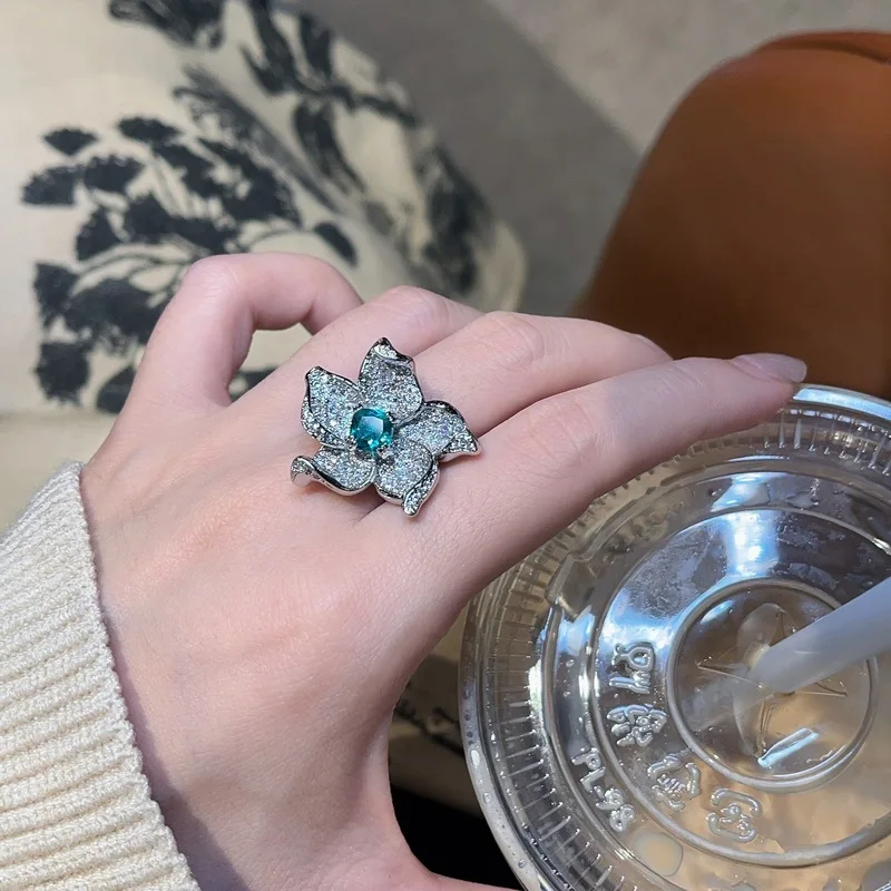 925 sterling silver vintage high-end jewelry full diamond flower ring with unique opening design floral shape emerald jewelry