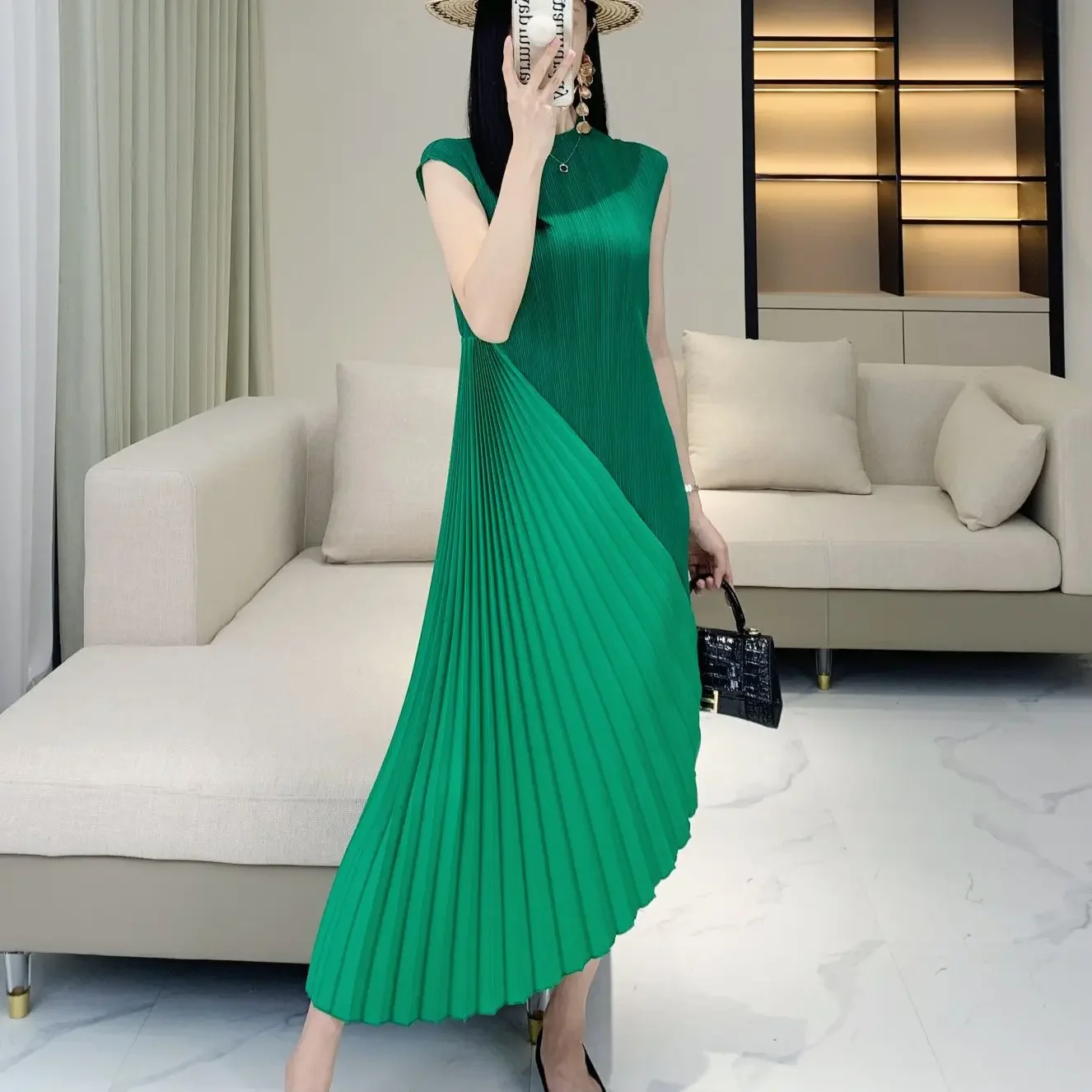 

Pleats Pleated Dress Design Irregular Pleated Dresses Women 2024 New Temperament Elegant Splicing Pleated Sleeveless Dresses