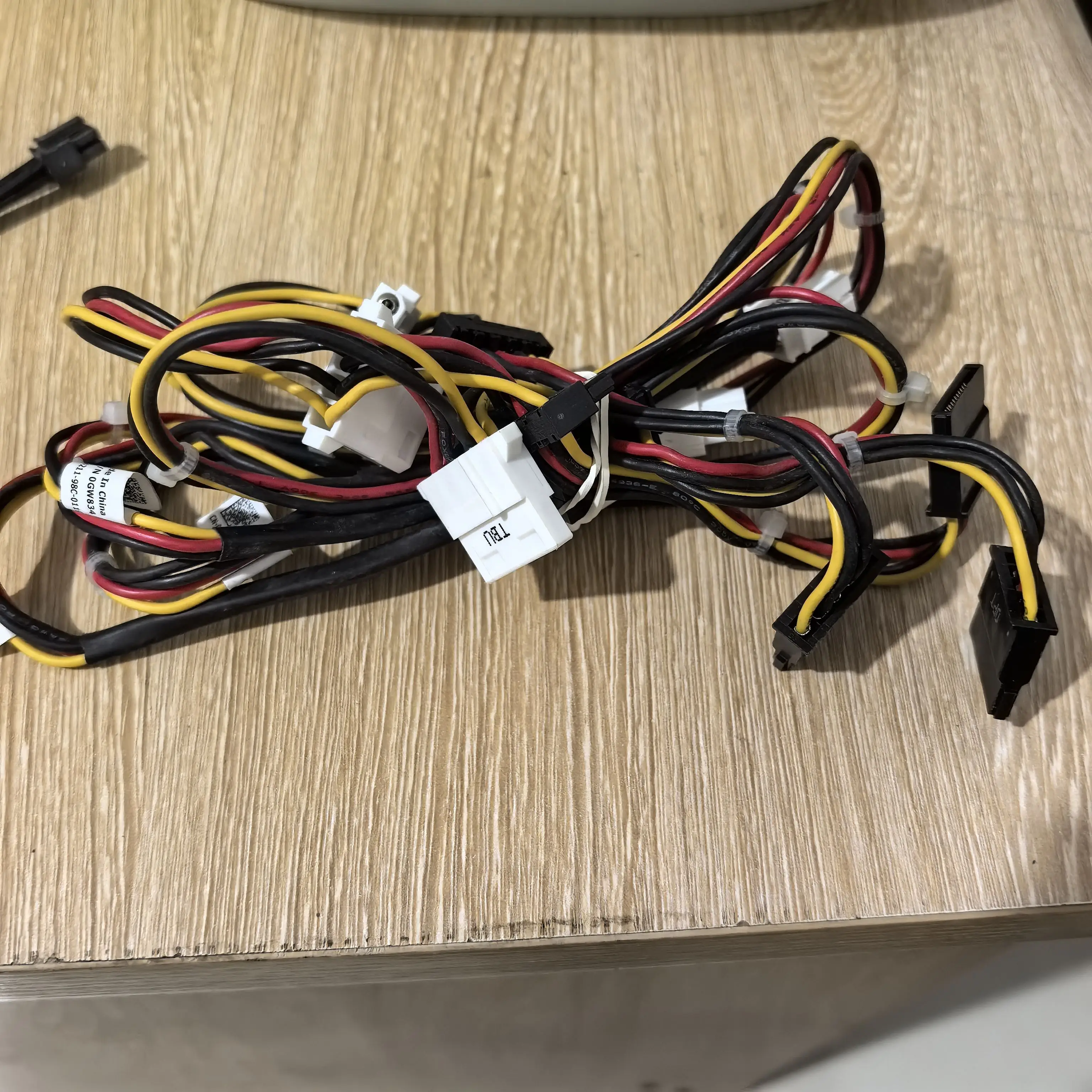 

New For POWEREDGE T710 Server SATA POWER CABLE GW834