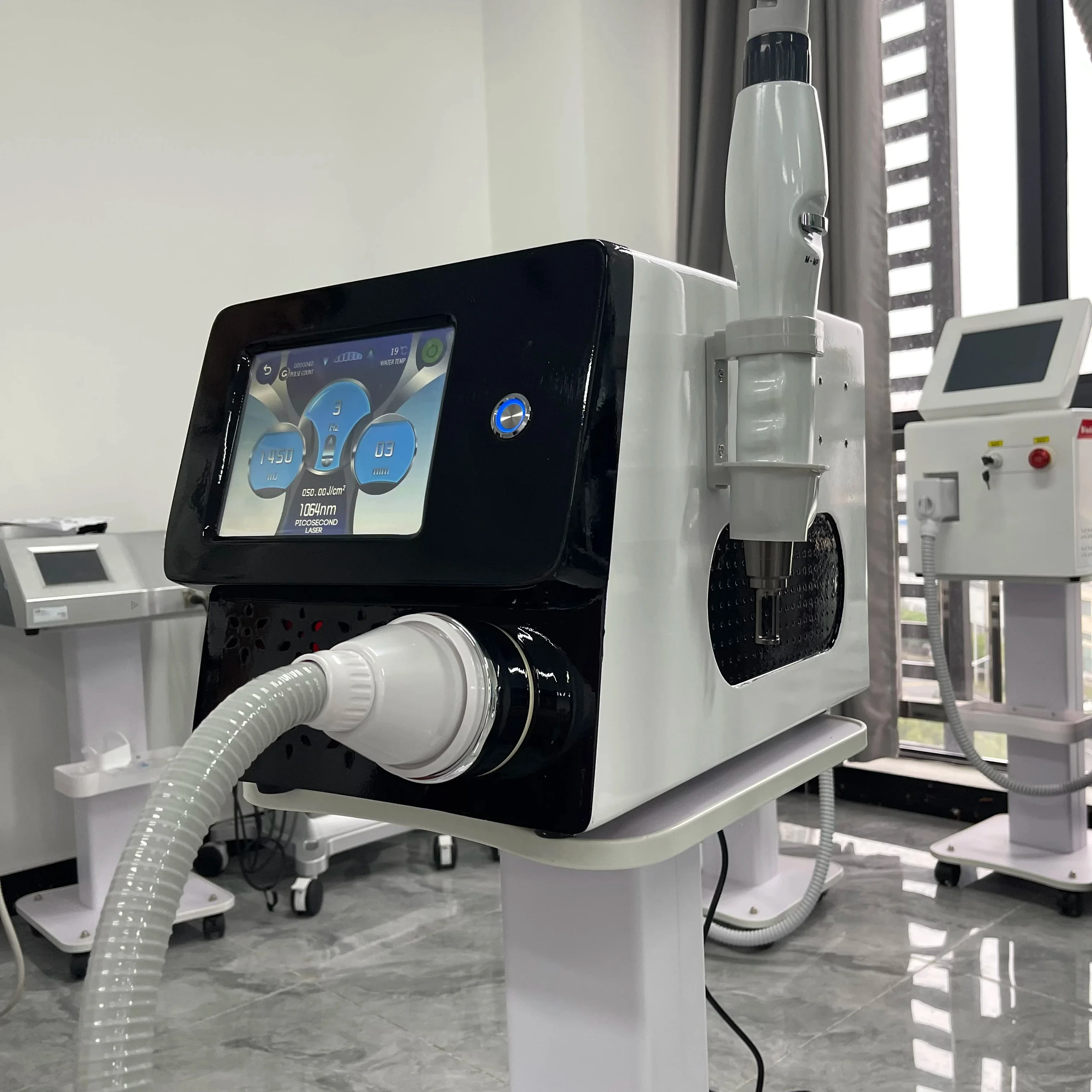 Máquina láser profesional de Nd Pico conmutado Q Edición 2025 |   Sistema de eliminación de pigmento de cejas y tatuajes de doble longitud de onda (1064 nm/532