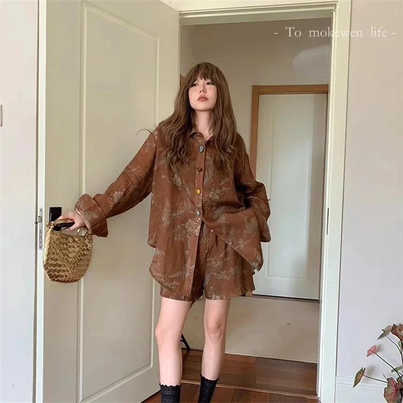 

Spring/Summer Set Women's 2025 New Style Coffee Printed Long sleeved Shirt Shorts Women's Fashionable and Stylish Two piece Set