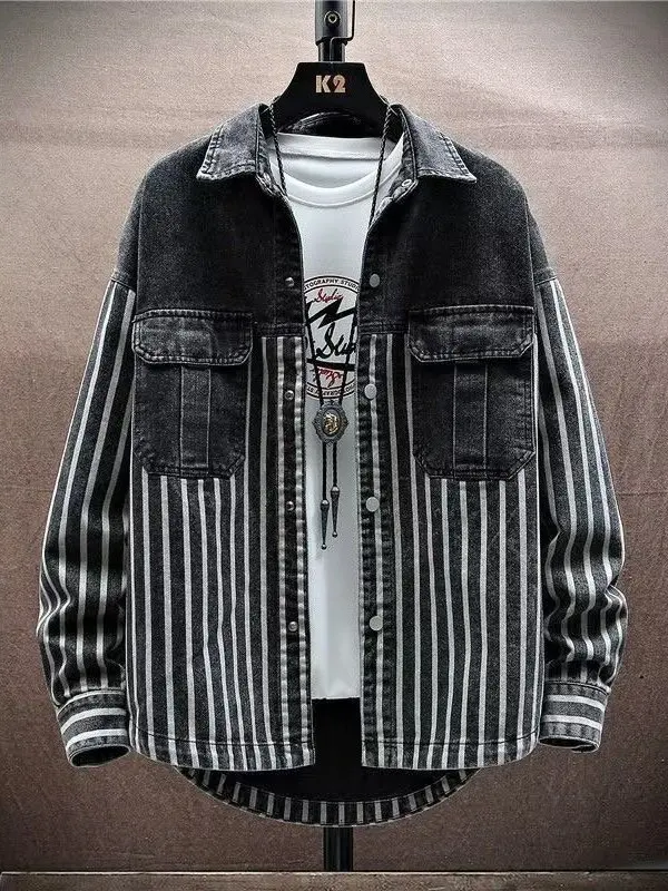 

Повседневная мужская джинсовая куртка на весну и осень в полоску с принтом, свободная рабочая одежда, топ, контраст цвета, длинный све, хлопок, полиэстер...