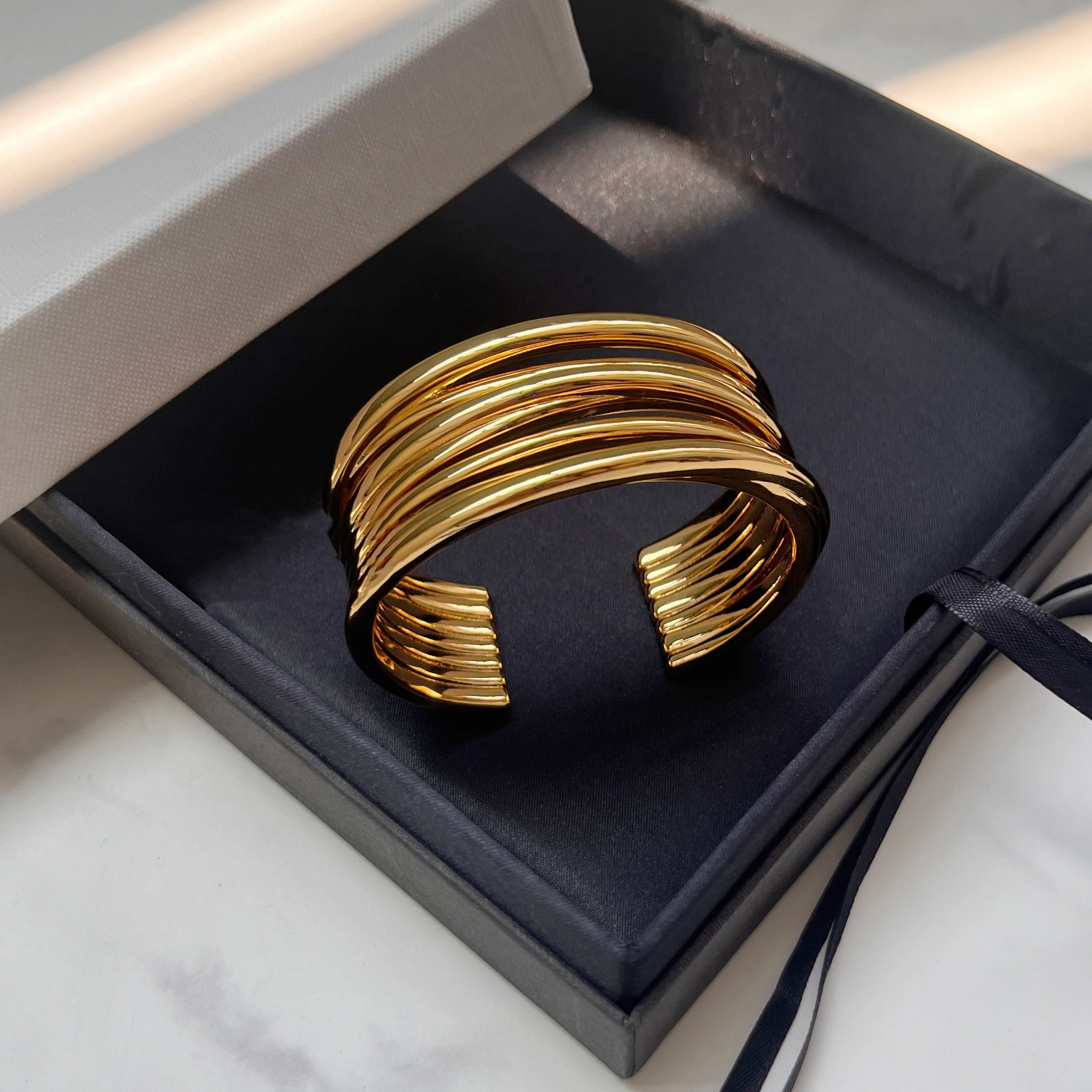 

Fashion Designer Brand Brass Plated Gold Multi Layer Lines Bracelet Woman Top Quality Luxury Jewelry Trend