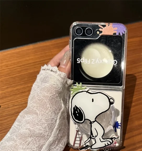 

Cute Graffiti cartoon Snoopy Folding Magsafe Wireless Charge Anti-Fall Case For Samsung ZFlip 3 4 5 6 ZFlip7 3D Magnetic Holder