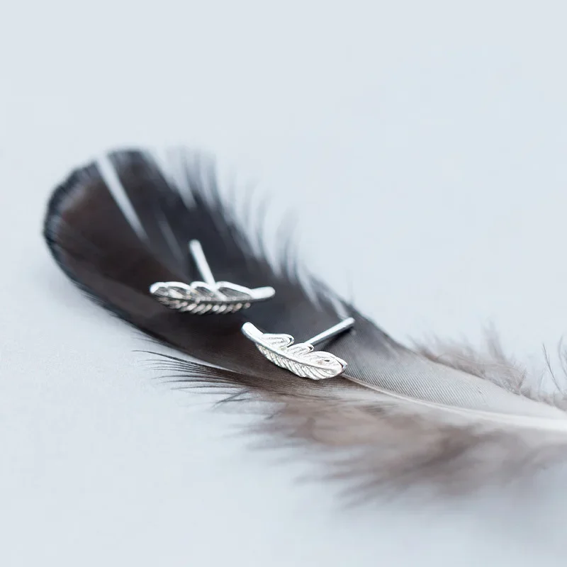 TrustDavis Real 925 Sterling Silver Earring Fashion Sweet Feather Charm Stud Earrings For Women Mother\'s Day Jewelry Gift DS90