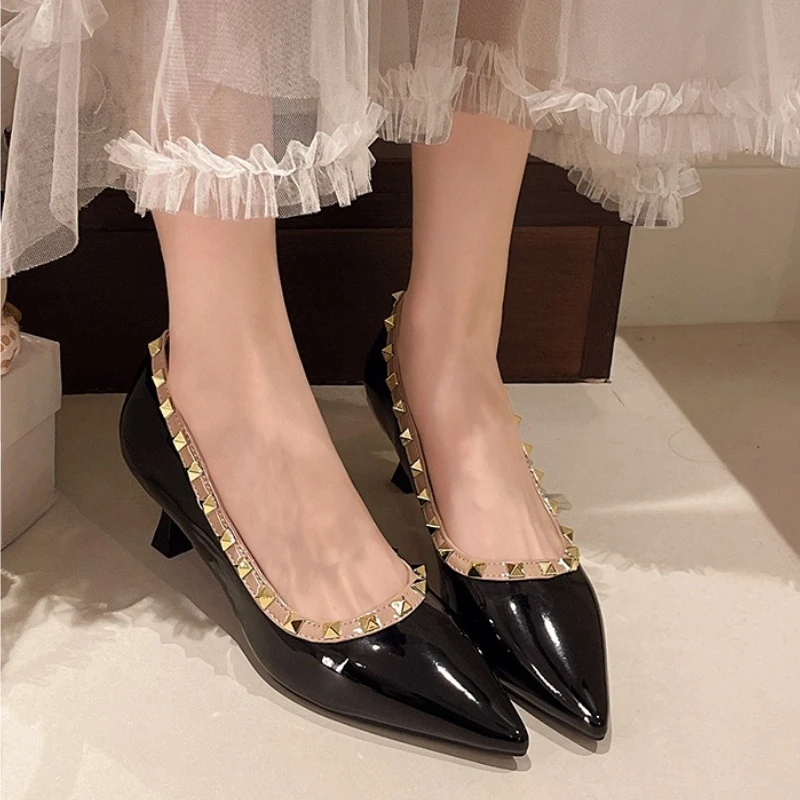 

Woman Pointed Shoe Toe 2026 Spring Autumn Shallow Fashion Flat Shoe Comfortable Patent Leather Outdoor High-heeled Shoes