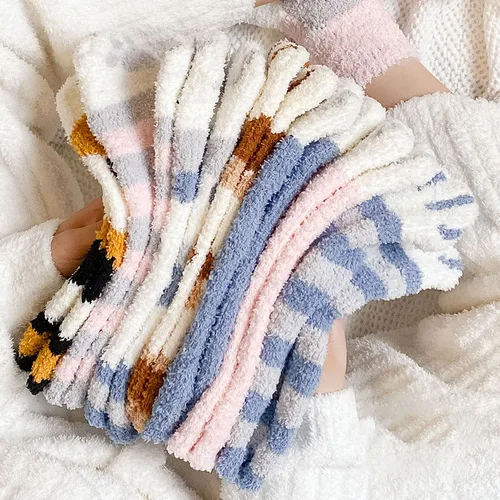 Calcetines bonitos a rayas con forma de pata de gato, calcetines de invierno de lana Coral para mujer, calcetines térmicos gruesos para dormir, calcetines cálidos de terciopelo de Color caramelo