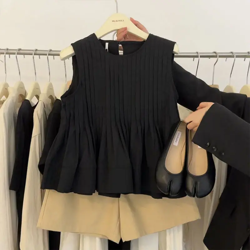 

Summer Fashion Suit 2025 New Thin Loose Vest Shirt Shorts Two-piece Set