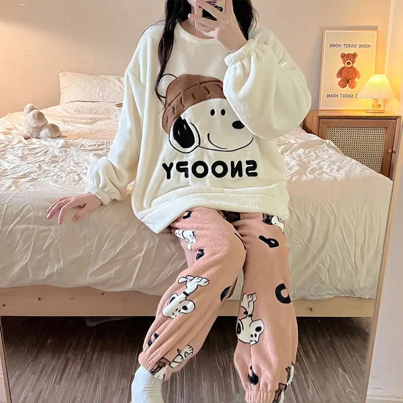 

New Snoopy Women's Creative Cartoon Pattern Letter Print Casual Comfortable Warm Thick Flannel Home Clothes Set Holiday Gift