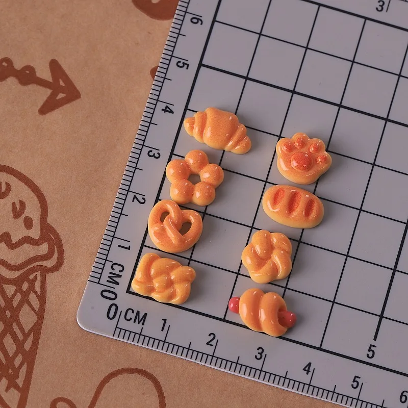 5pcs Mini Bread Kosher Toast Cat Paw Bread Cake Kitchen Scene Dessert Toys Food Play Simulation Diy Resin Accessories Home Decor