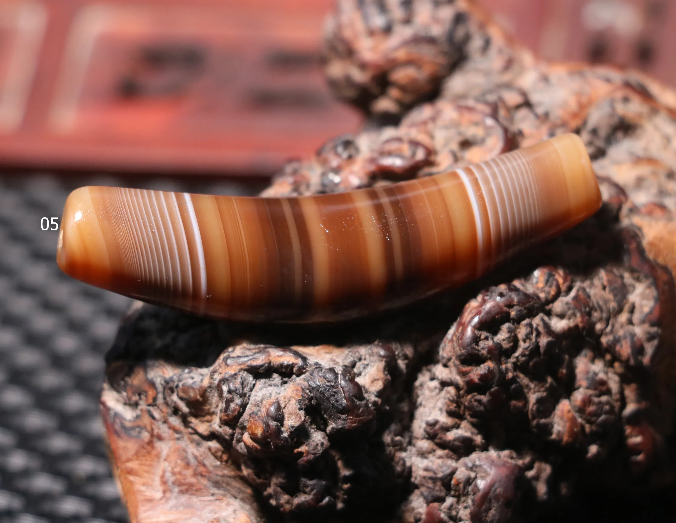 

UPD0830A11Energy Tibetan Old Agate Coffee Color Full Natural Silkworm Lines Ox Horn Sh dZi Bead LS RLKbrother Top Quality