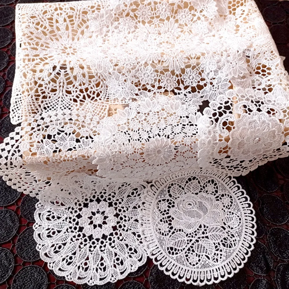 

Ornament Prop Lace Embroidery Table Cloth Round Hollow Coffee Coaster White Tea Pad Mat Napkin Wedding Banquet Decor