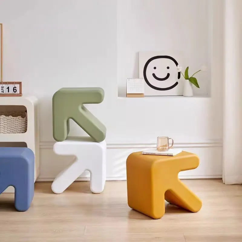 

Warming 2025 New Fashion Modern Simple Arrow Stool Creative Plastic Small Love Stool Fitting Room Door Shoe Stool Rest Stool