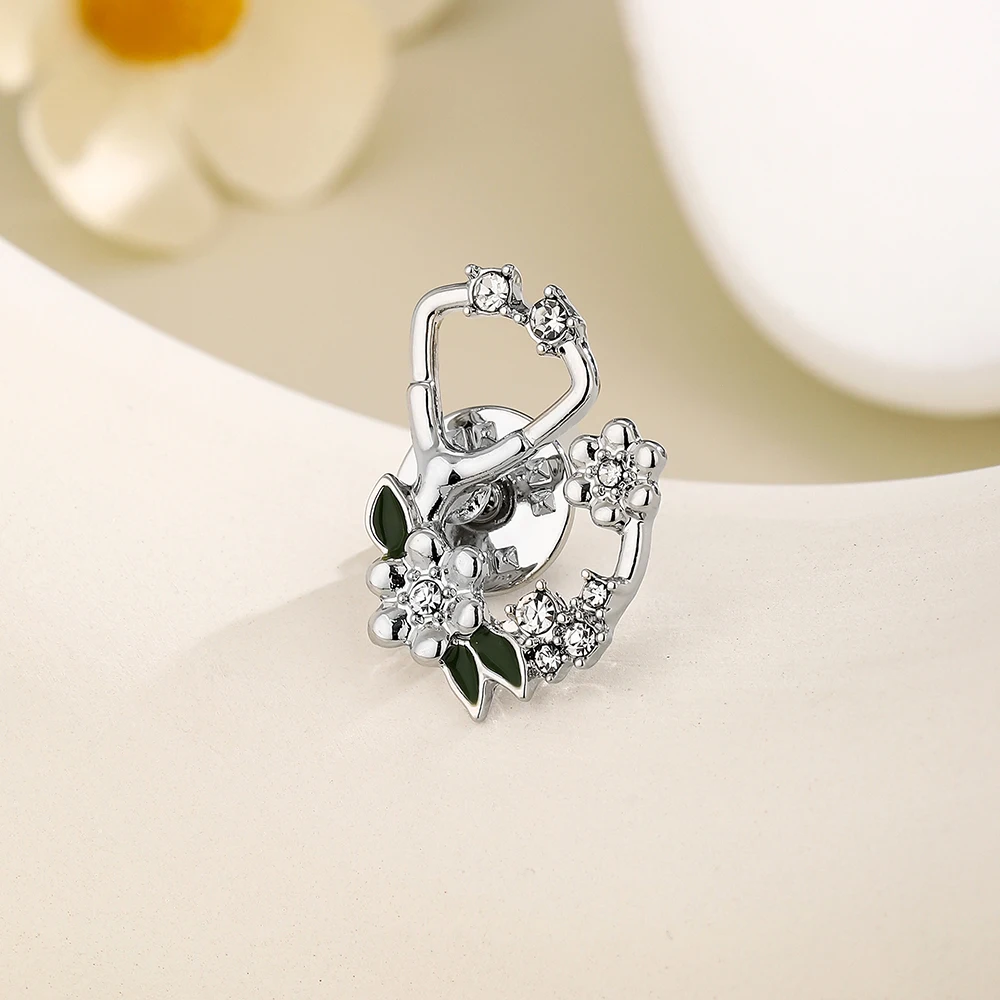 Golden Silver Flower Stethoscope Brooch Rhinestone Medical Lapel Pin Doctor Nurse Graduation Gift Fashion Jewelry Brooch