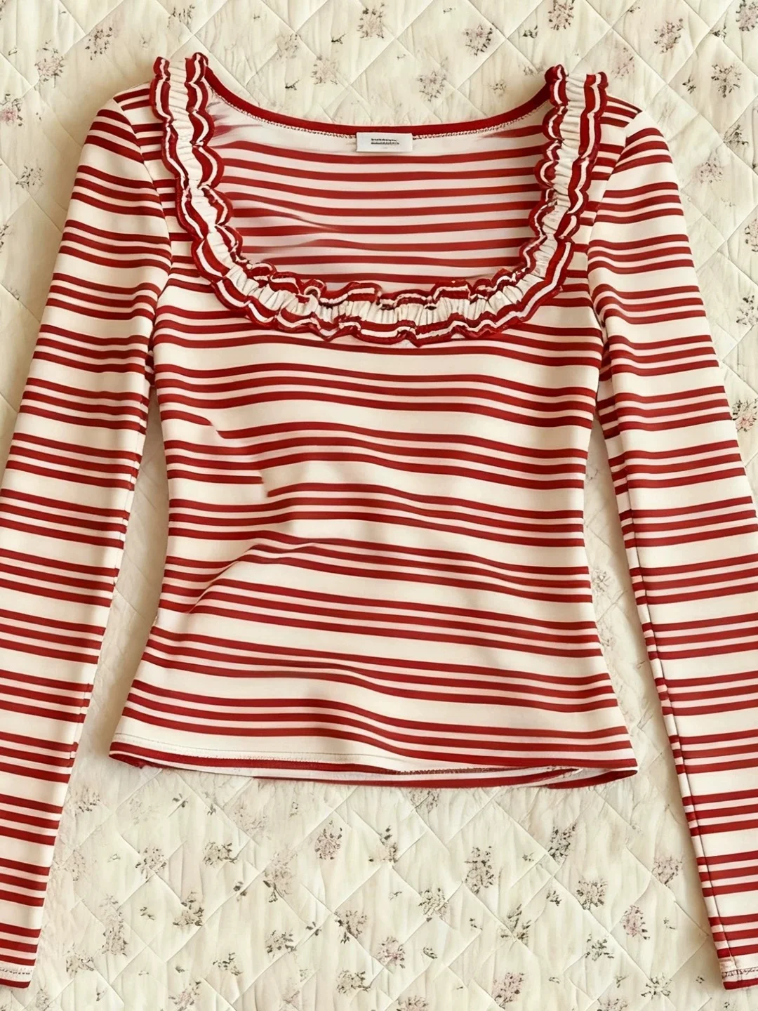 

Slim Fit Long Sve T-irt Women's Spring Weight Loss Inner Wear Wooden Stripe Pattern Sweet And Cool Girl Sle Top