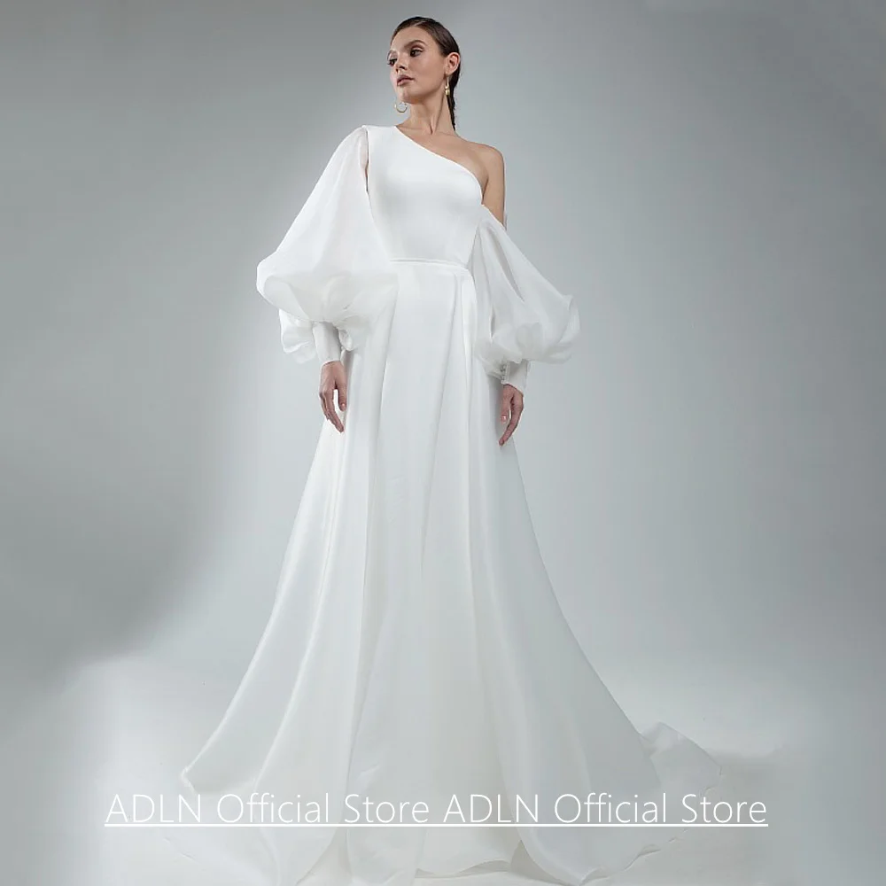 Gaun Pengantin Custom Model Puff Sleeves Satu Bahu Model Mermaid dengan Rok Organza Lepas Pasang