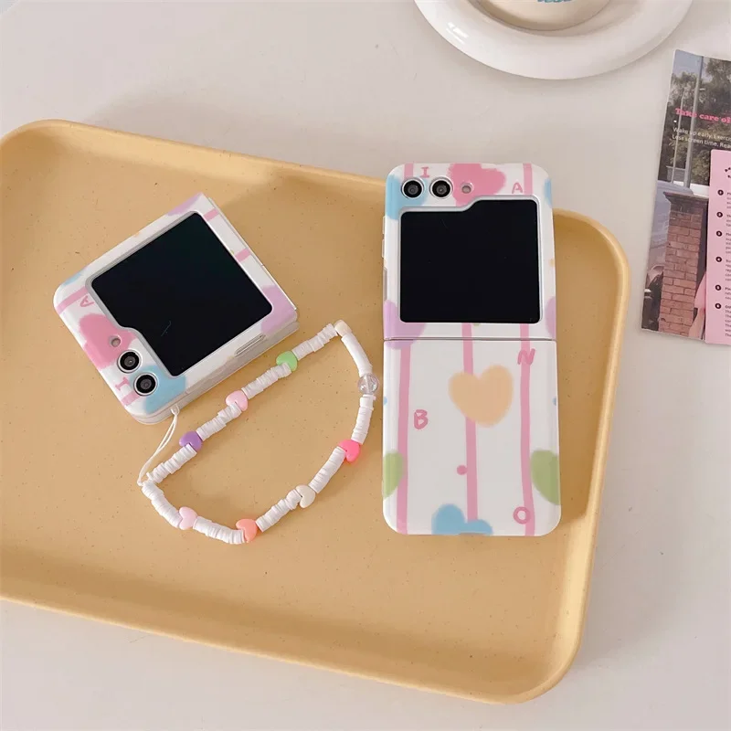 Цветной чехол для телефона с цепочкой в форме сердца для Samsung Galaxy Z Flip 6 5 4 3, защитная задняя крышка для ZFlip4 ZFlip5 ZFlip6, чехол