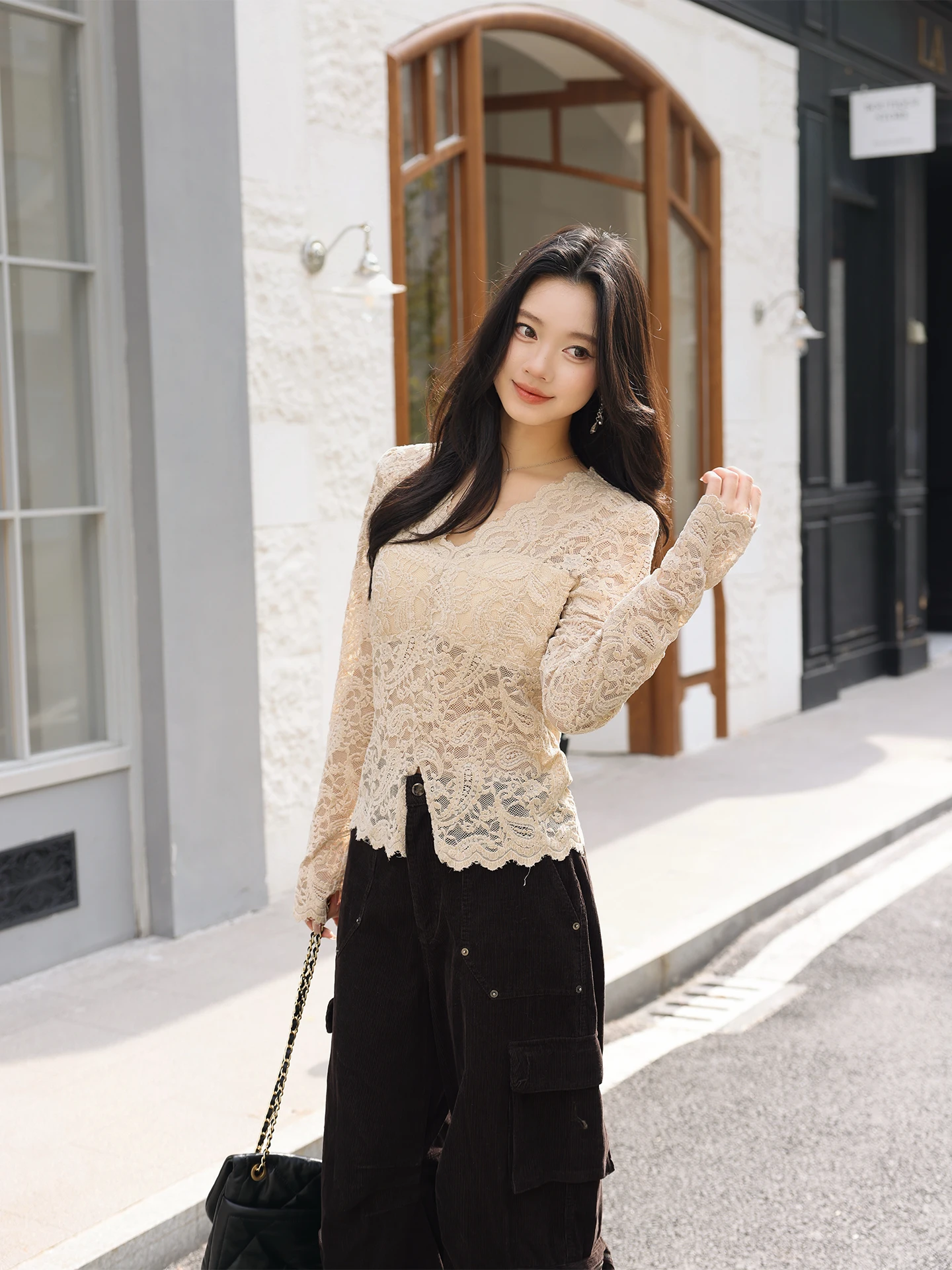 

Новая универсальная женская футболка-топ Lang Yang ME Mita с кружевной отделкой, встроенными чашечками и эффектом утяжки