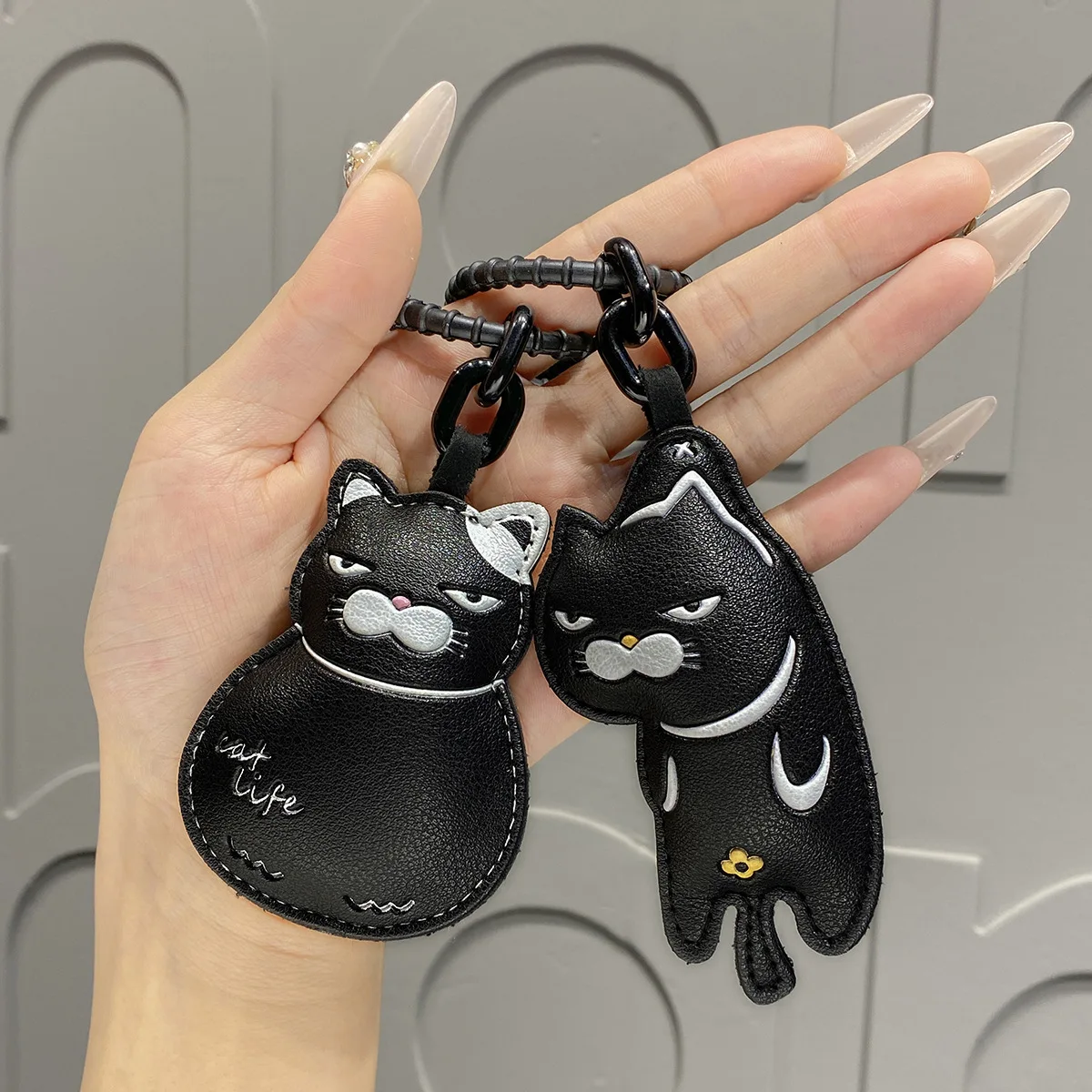 

Cartoon Funny Hate-world Cat Keychain Cartoon Hot Car Keyring Pendants Couple Gifts Girlfriend Bag Accessories Collectible Gift