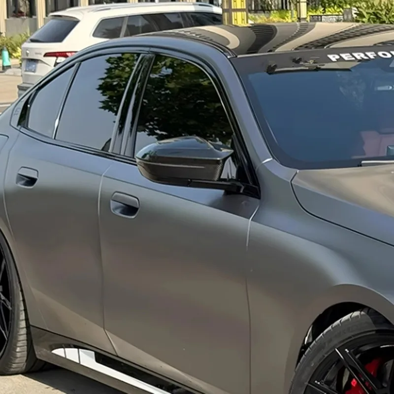 2 قطعة غطاء مرآة الرؤية الخلفية للسيارة البقرة القرن غطاء الزخرفية لسيارات BMW 5 7 سلسلة i5 G60 G70 2024-2025 نمط ألياف الكربون