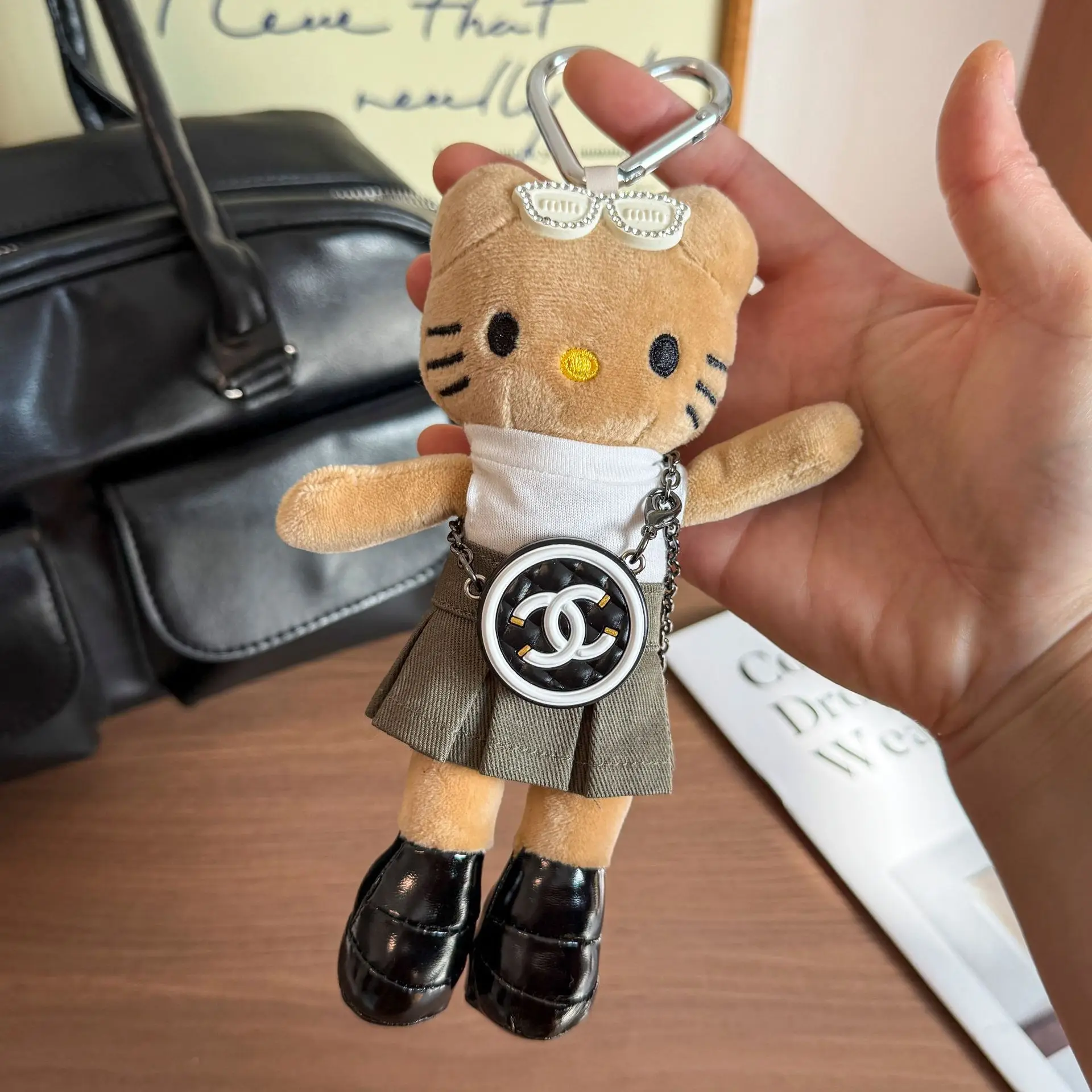 新型ハローキティぬいぐるみキーホルダー アニメ ロングレッグ ぬいぐるみ チェーン バックパック飾り バレンタイン 卒業 誕生日プレゼント