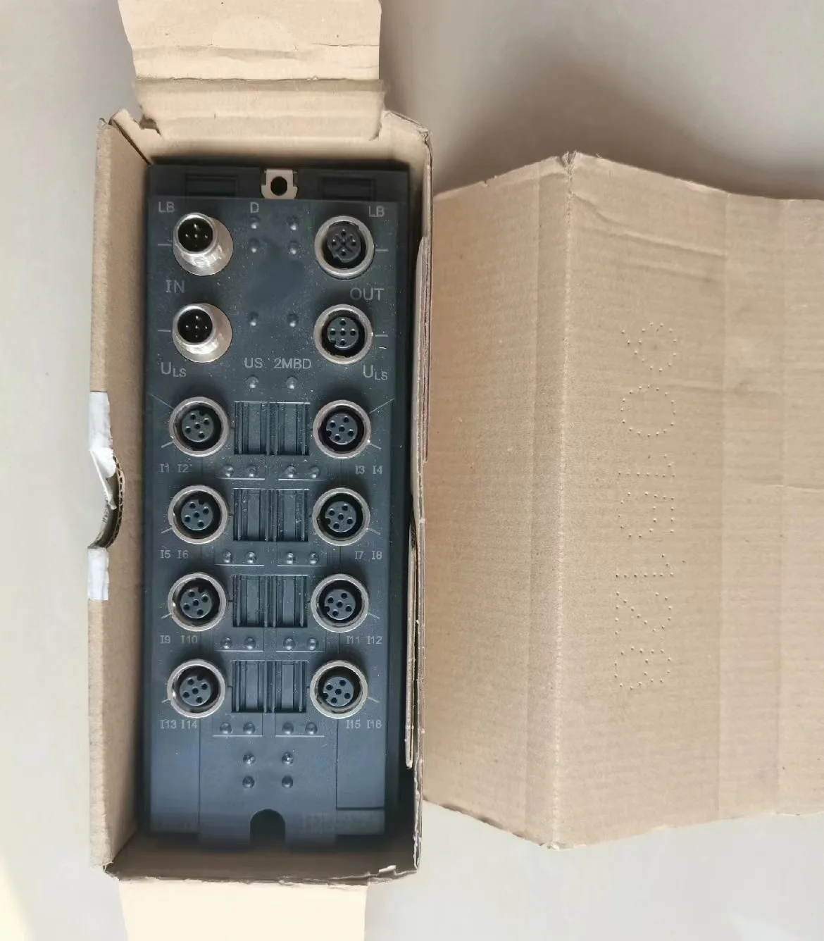 Germany Phoenix 2736835 2862835 2701496 Analog Module New and Original