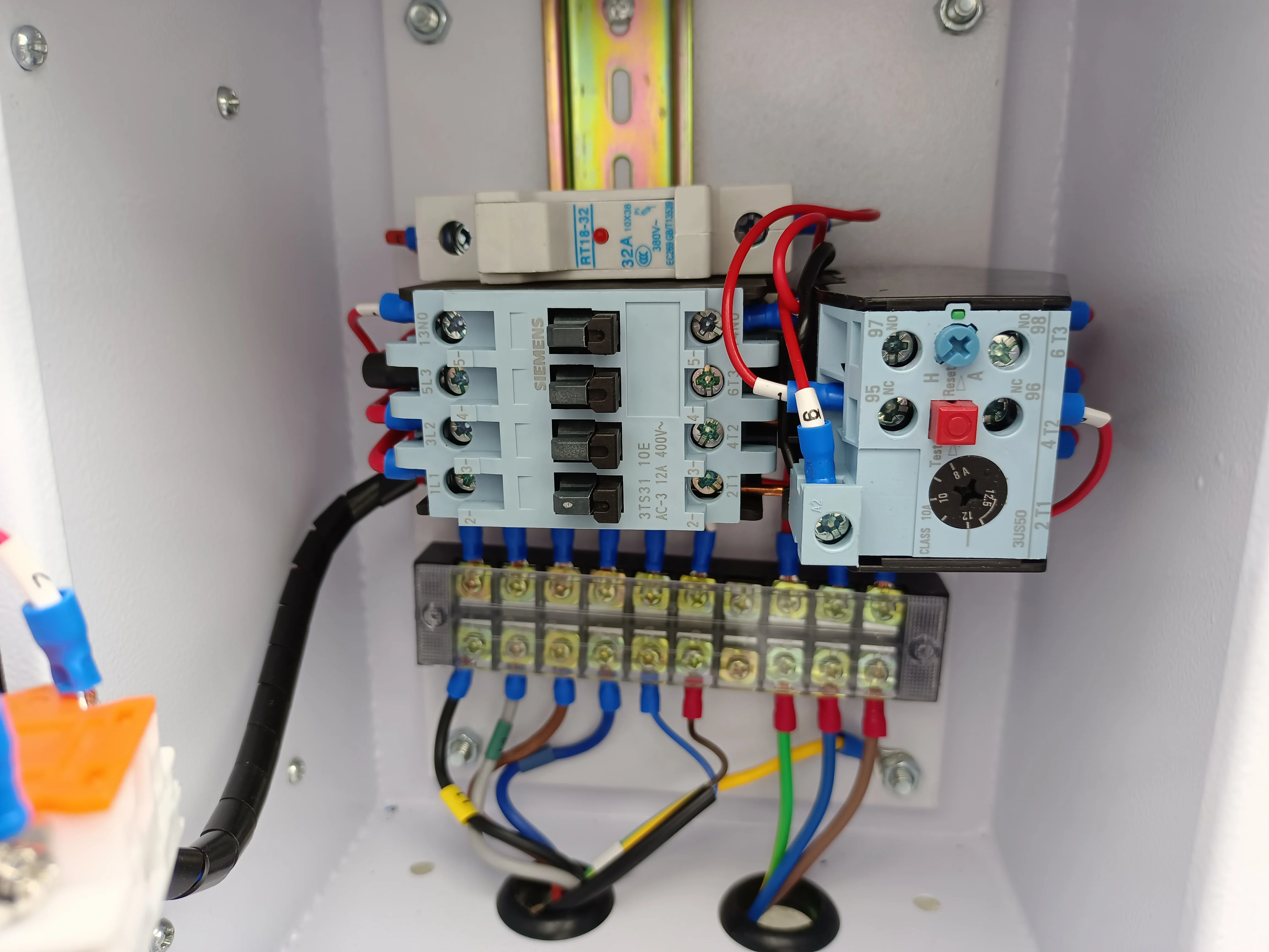 مبيعات المصنع مباشرة خلاط جزيئات بلاستيكية عالية الكفاءة خلاط مطاطي