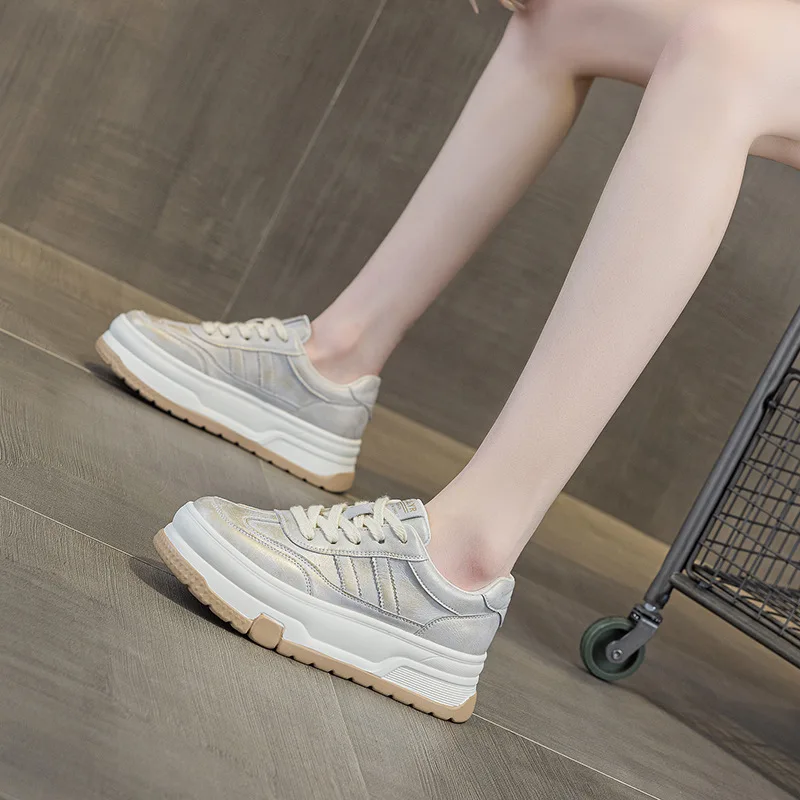 

White Shoes 2025 Spring New Thick soled Fashion Sports Shoes Women's Versatile Board Shoes Fashion Women's Single Shoes