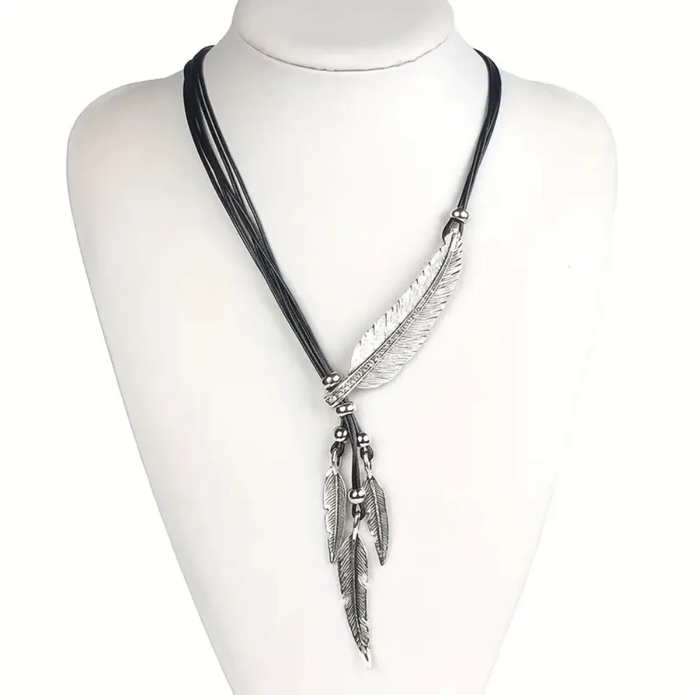 Vintage Metal Feather Design Pendant Necklace Bohemian Vocation Style Alloy Jewelry Creative Holiday Necklace