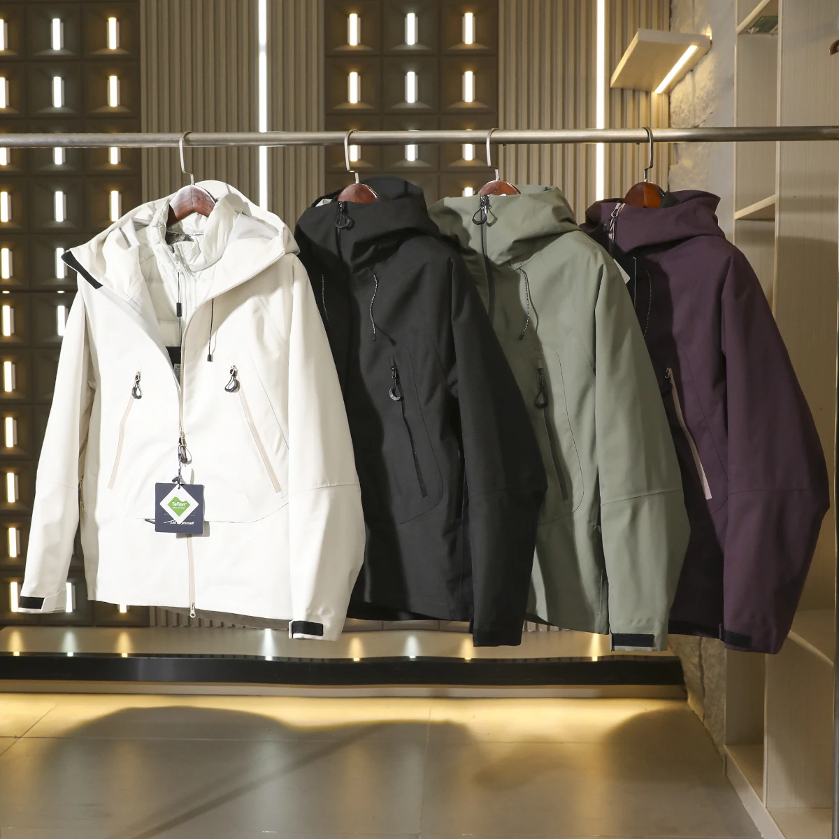 

Men's Outdoor Hooded down Jacket 90% down Hard Windproof Fashion Urban Style Polyester Fabric Regular Fit Autumn Winter...