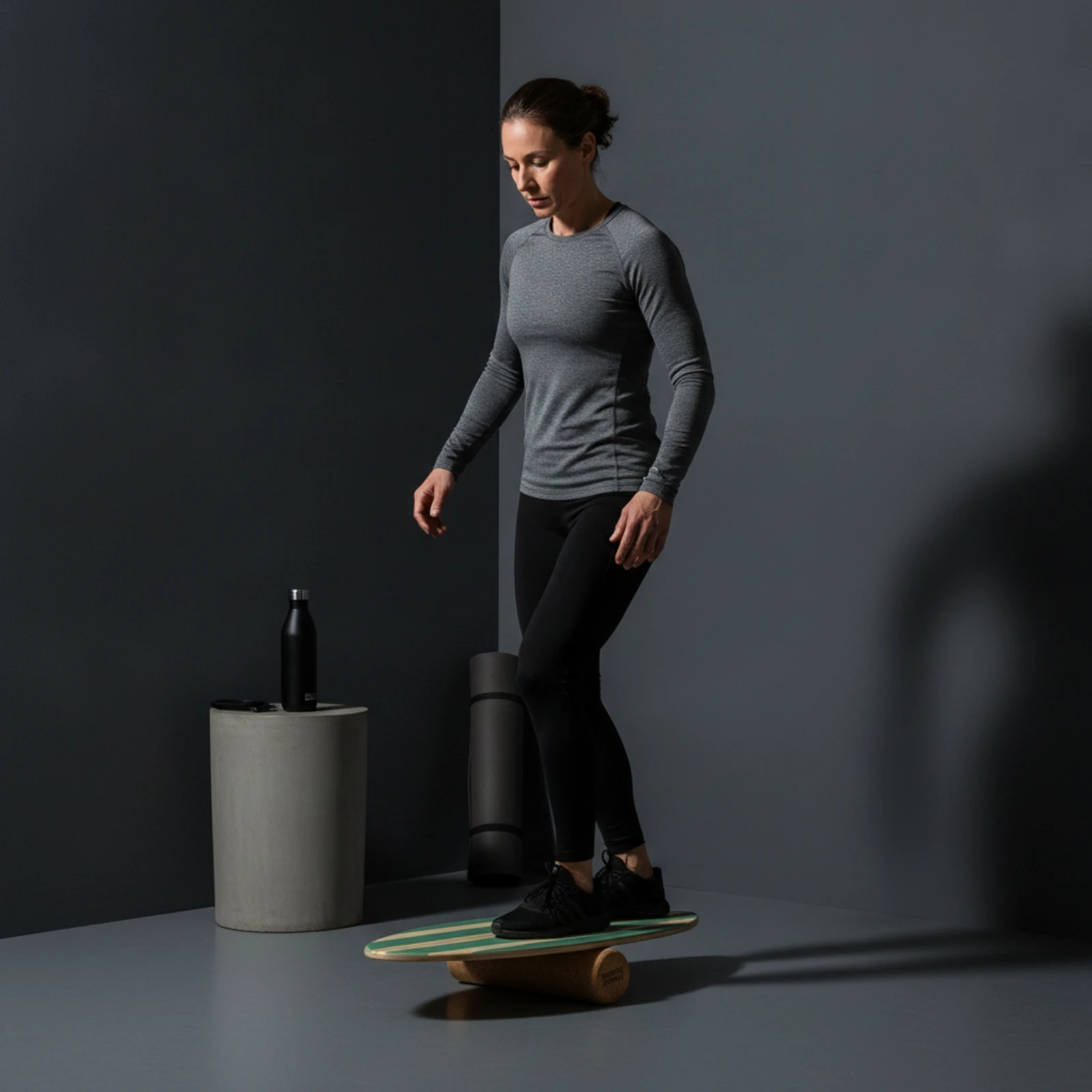 Balance Board with Roller Versatile Wave Balance Board Stability Coach Long-Lasting Heavy-Duty for Surfers, Fitness Training