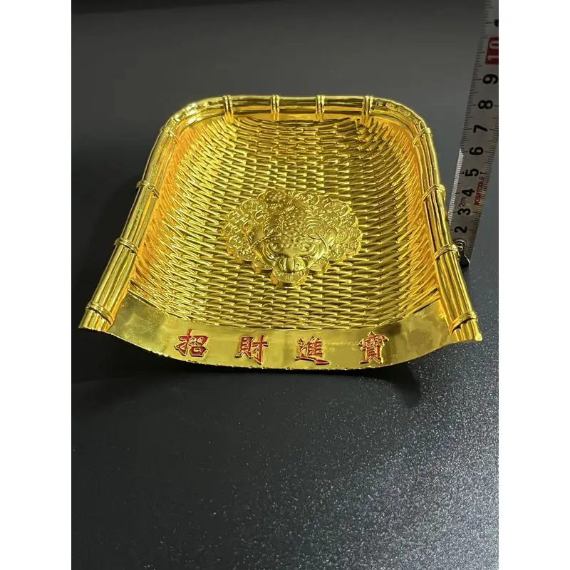 Golden dustpan, a lucky charm for attracting wealth, alloy ornament, new home decor, indoor living room decoration, symbolizing