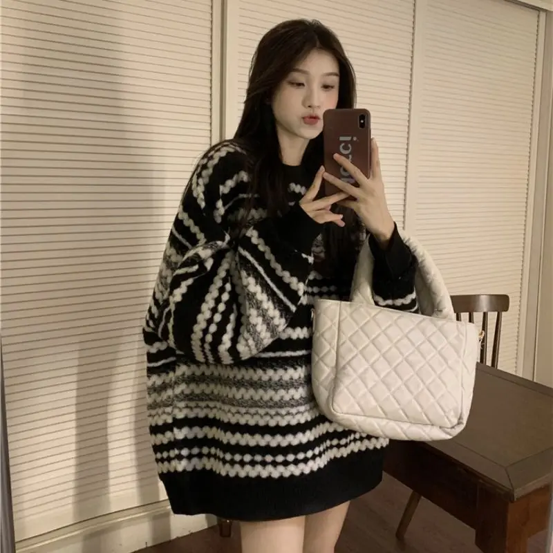 Oversize Sweater Women's Autumn/Winter Pullover Round Neck Loose Outerwear Slouchy Stripe Knit Medium Long Coat