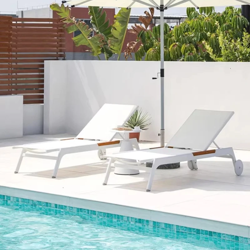 

Outdoor bed White open-air waterproof sunbed with umbrella