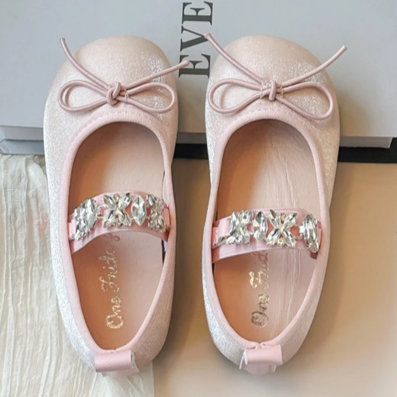 

2025 Autumn New Girls' Rhinestone Princess Shoes Simple Versatile Kids Bow Leather Shoe Comfort Non Slip Girls Flat Casual Shoes