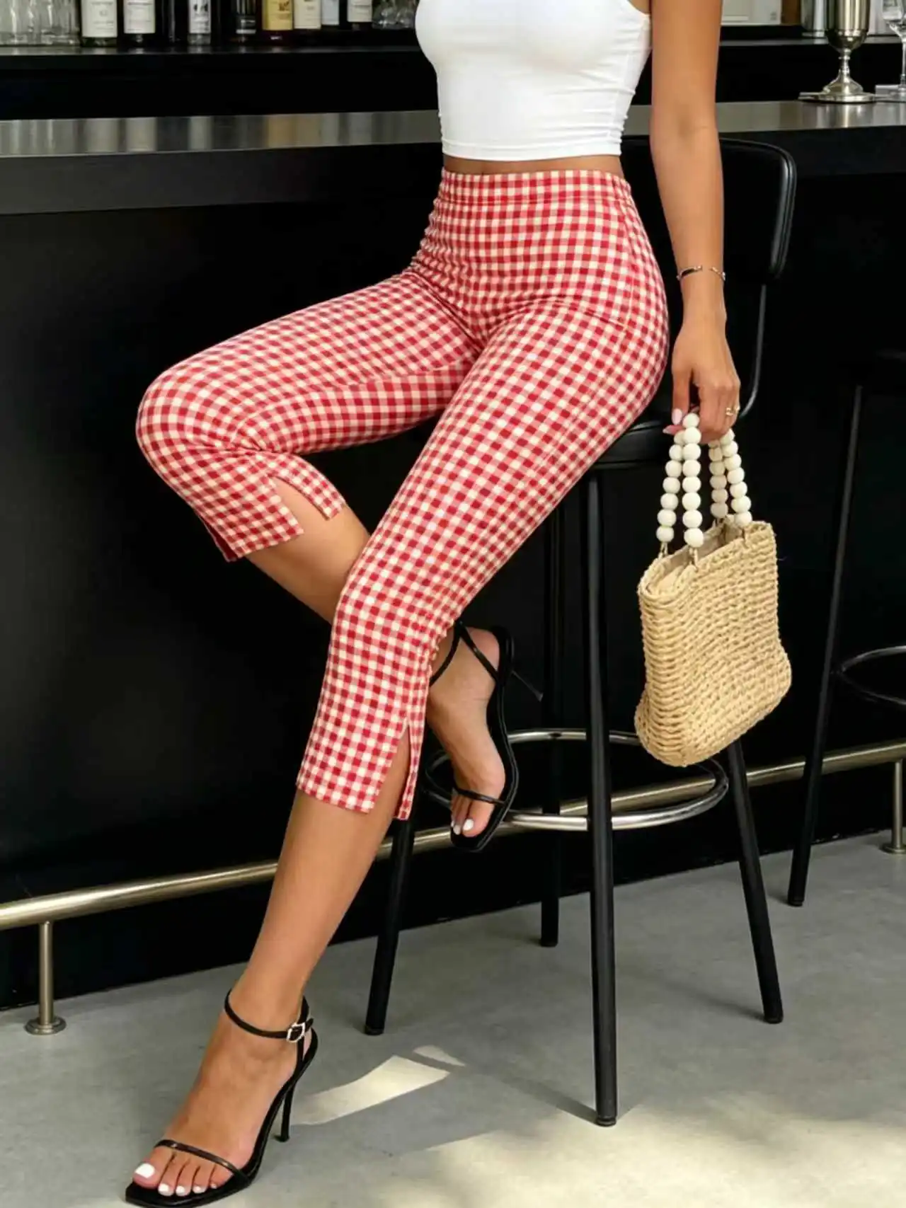 New Red And White Checkered Casual Tight-fitting Capri Pants With Stylish And Elegant Cuffed Bottoms And A Three-quarter Length